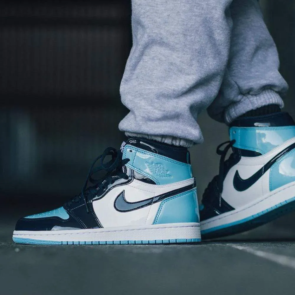 Air Jordan 1 Wmns Retro High OG 'Blue Chill'