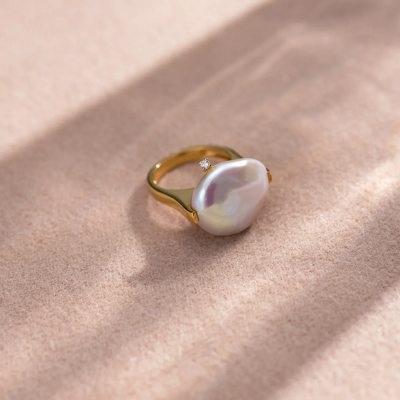 Baroque Freshwater Pearl Ring WR00231