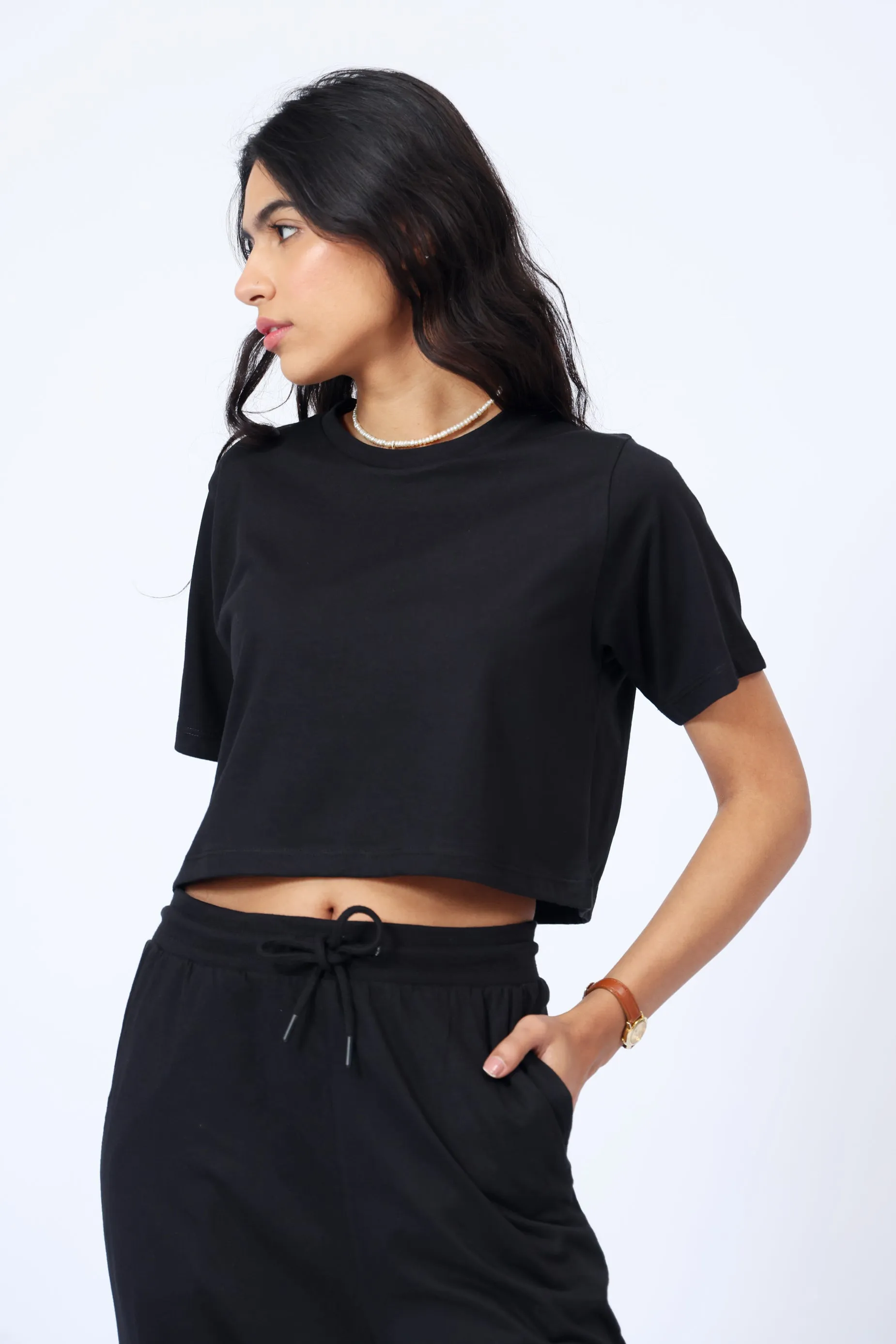 BASIC CROPPED TEE