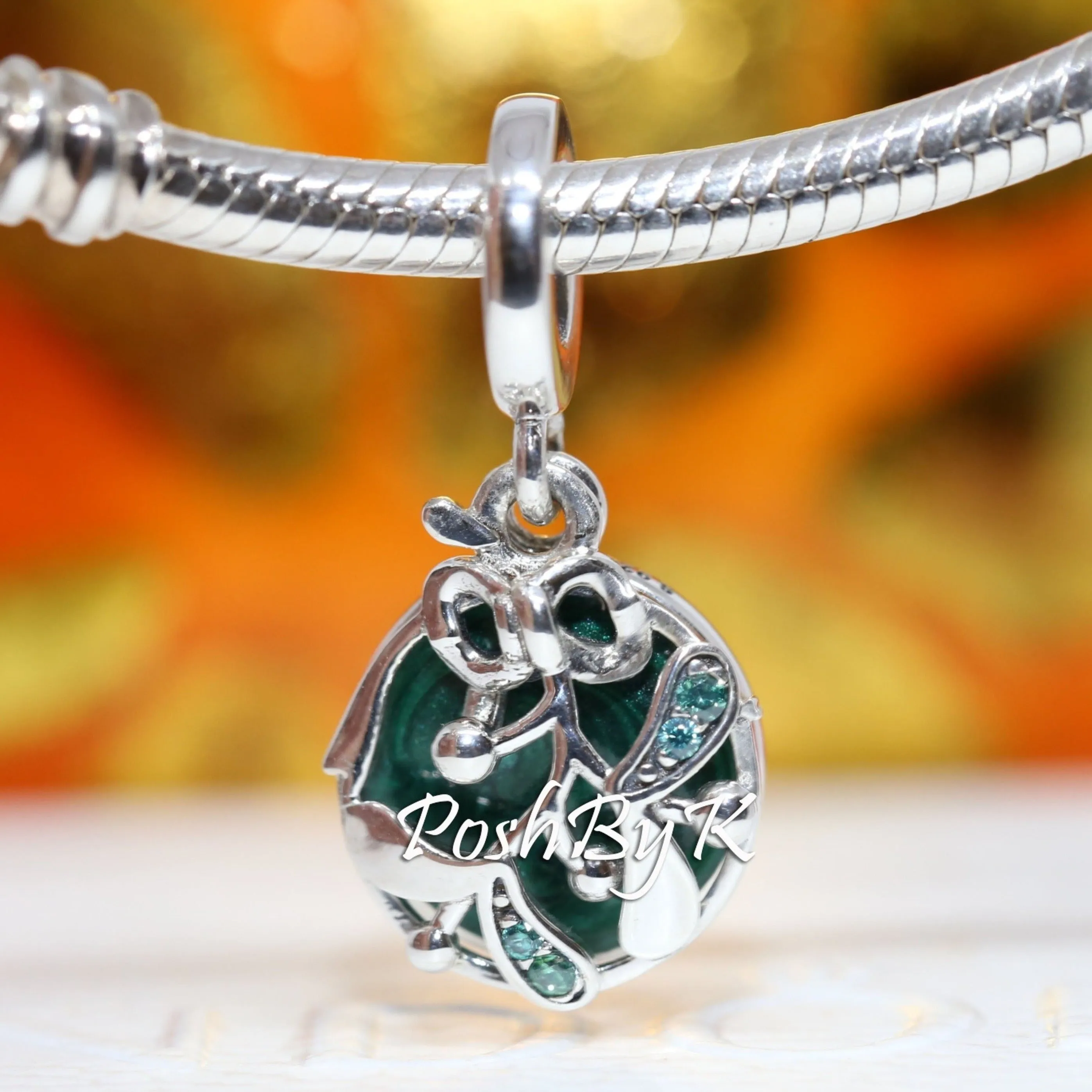 Christmas Mistletoe Charm 799229C01