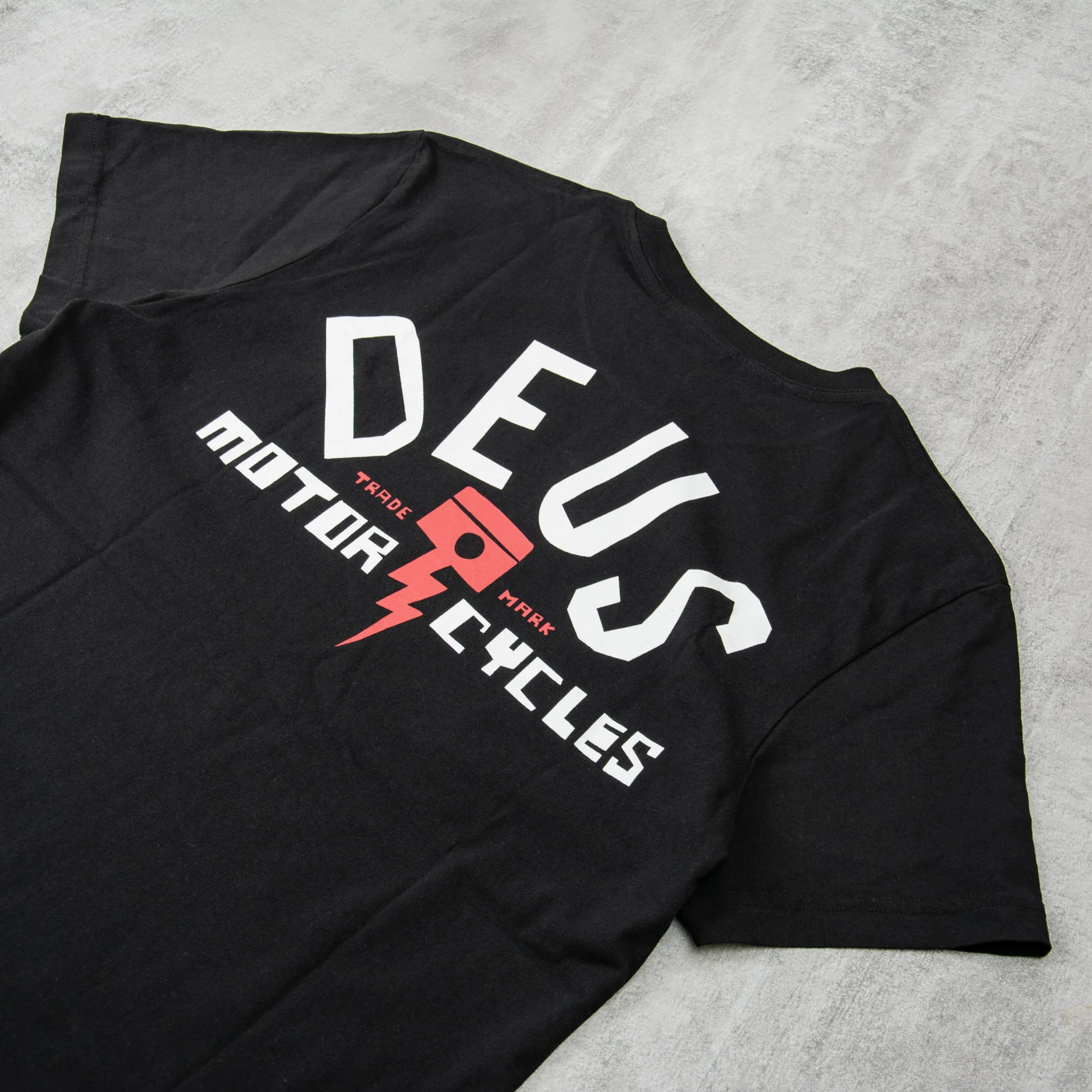 Deus ex Machina Pisstin Tee - Black