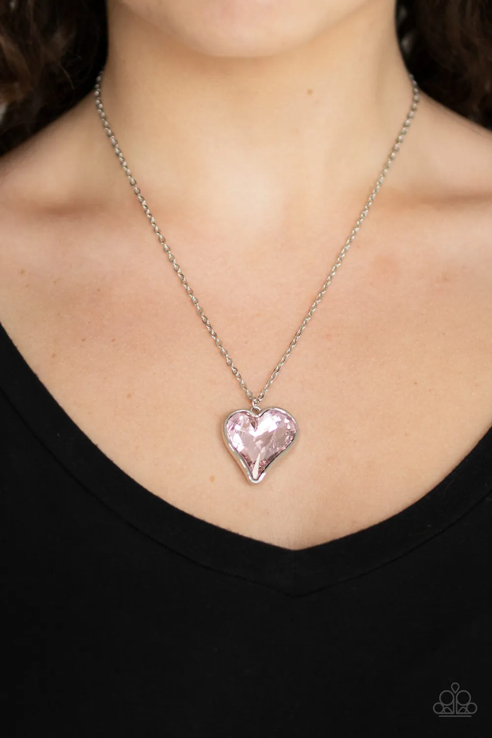 Heart Flutter - Pink Paparazzi Necklace