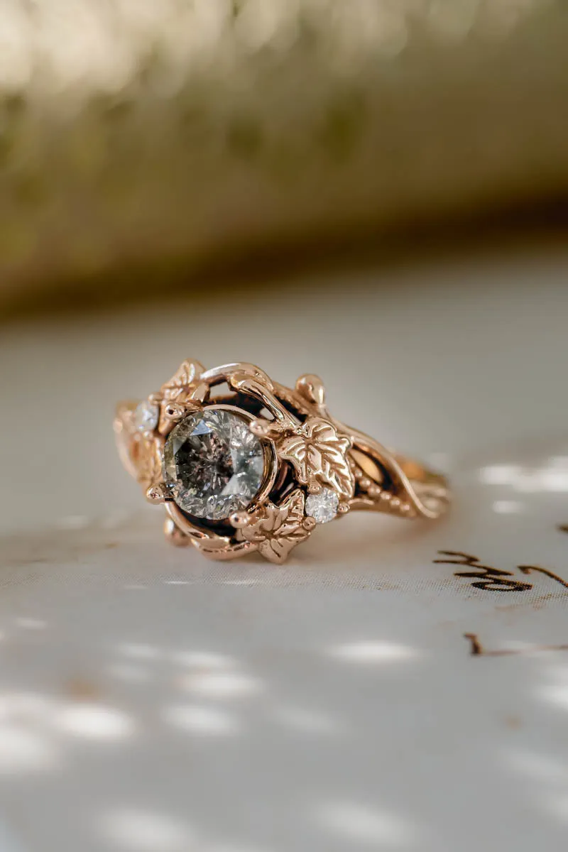 Nature inspired salt & pepper diamond ring / Ivy Undina