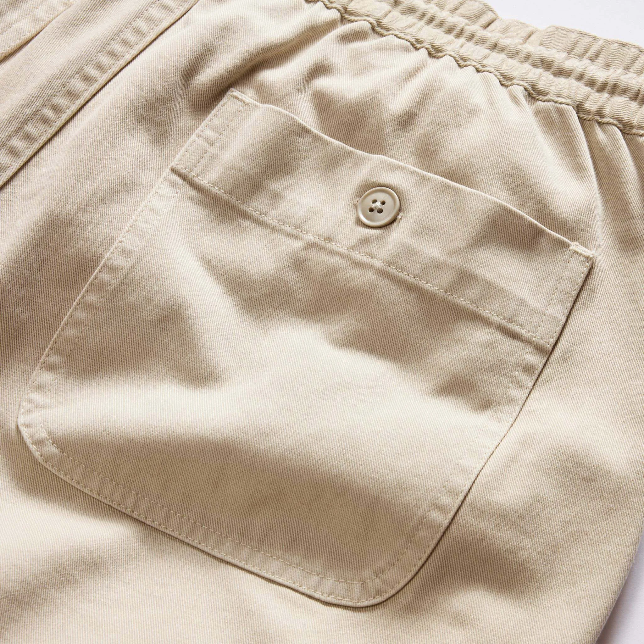 The Apres Short in Organic Aged Stone Foundation Twill